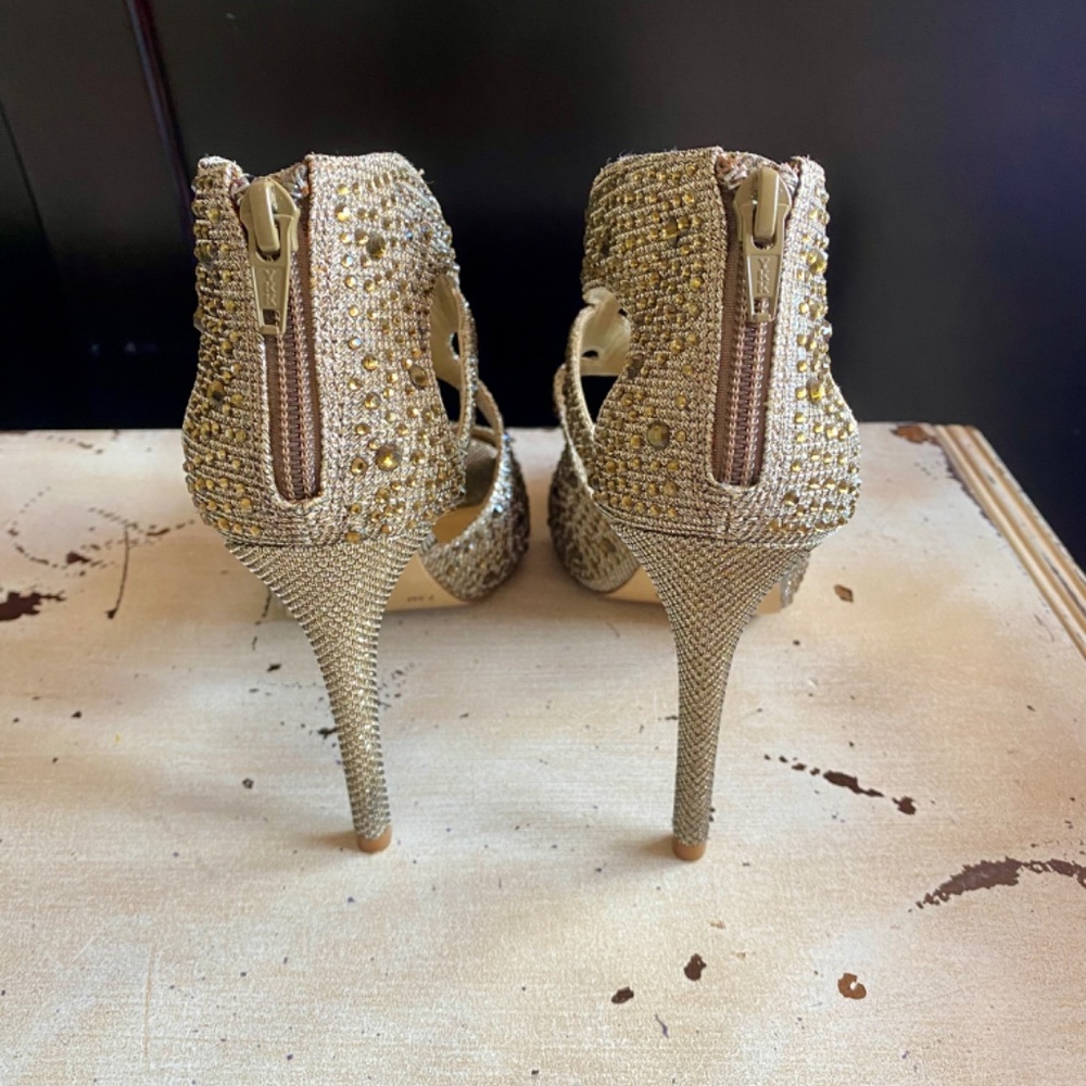 Heels - Picture 2 of 3